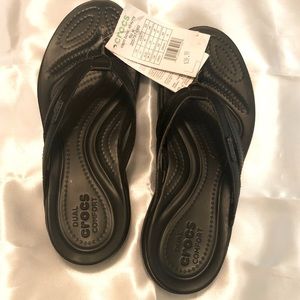 Women crocs sandals, NEW